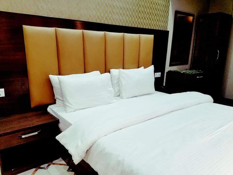 Diplomat Inn การาจี ภายนอก รูปภาพ
