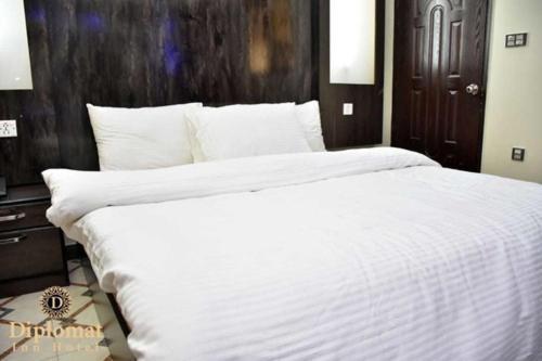 Diplomat Inn การาจี ภายนอก รูปภาพ